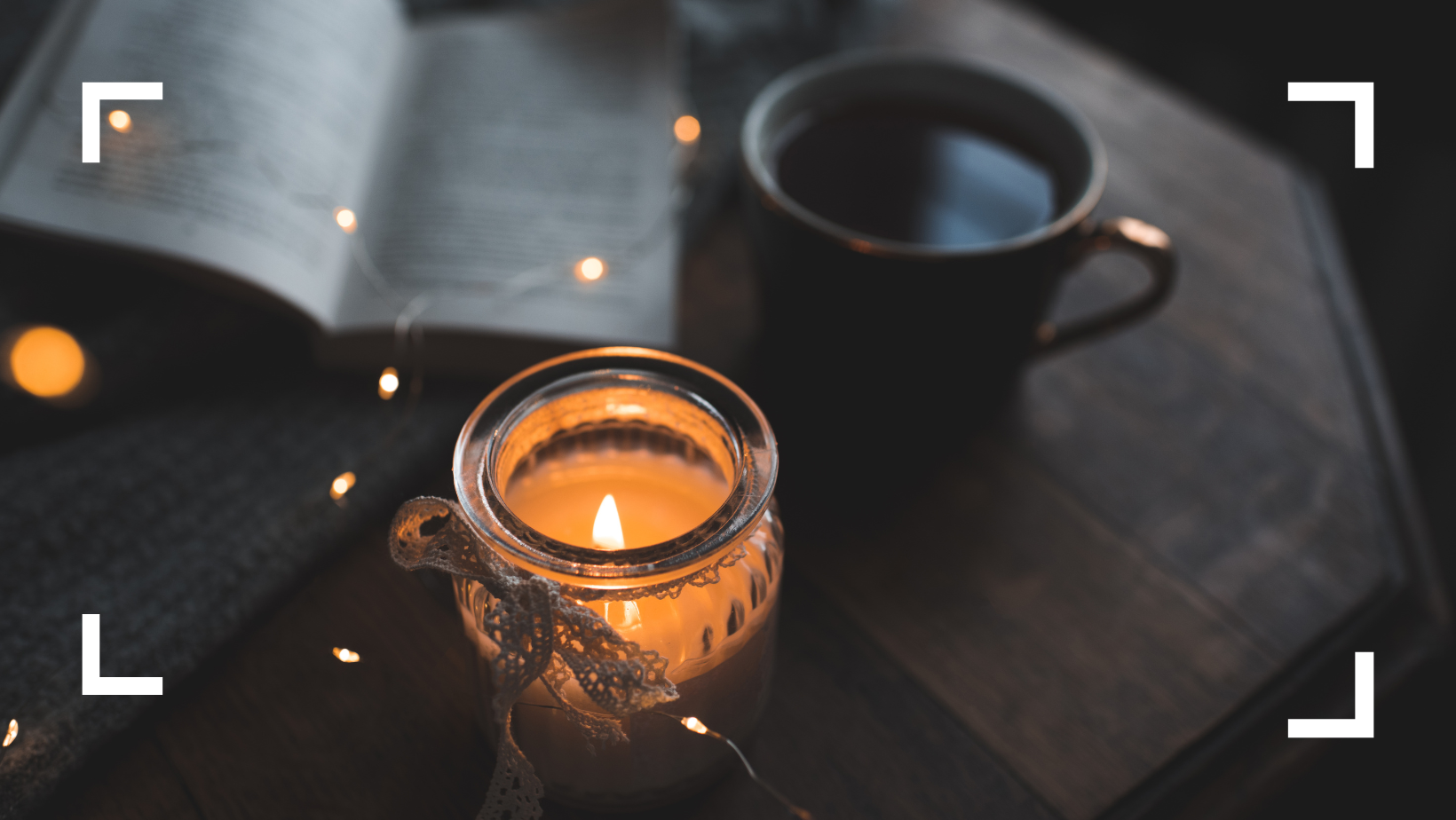 Escribir a la luz de las velas: redescubre la calma en tiempos de apagón